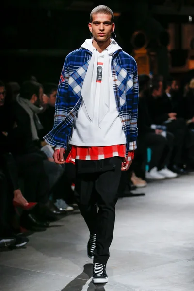 Look 39